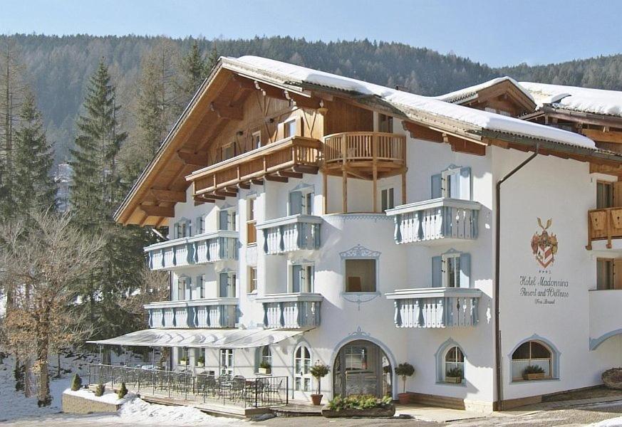Hotel Madonnina Resort And Wellness Soraga Exterior photo