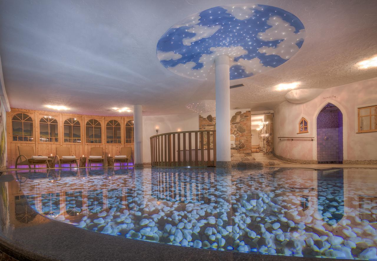 Hotel Madonnina Resort And Wellness Soraga Exterior photo